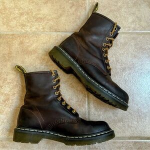 DR. MARTENS 1460 Crazy Horse-Women’s size 6